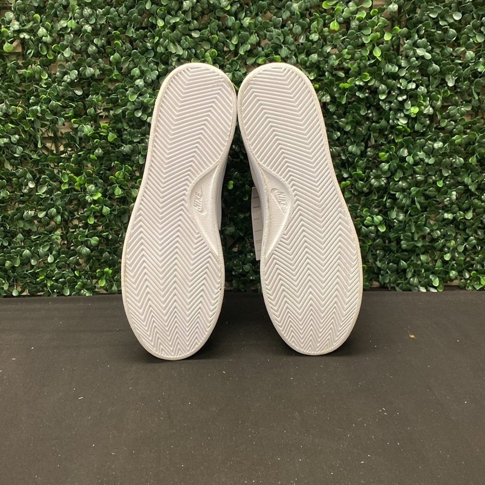 Nike Court Royale 2 - M10 ( A few smudges from storage ) - Picture 7 of 14